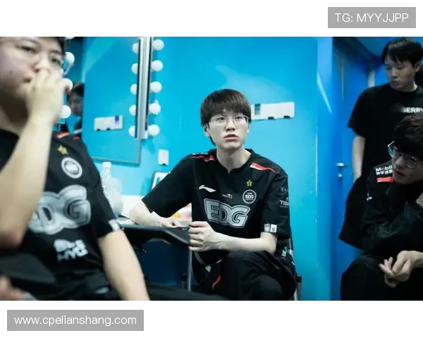 高校联赛分析：EDG凭借丰富比赛经验展现出色表现与战术执行力